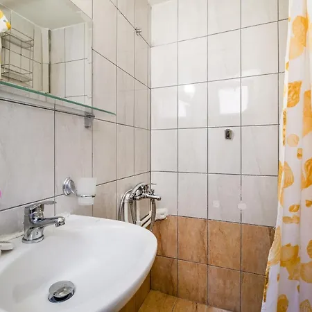 アパート Club - 1 *