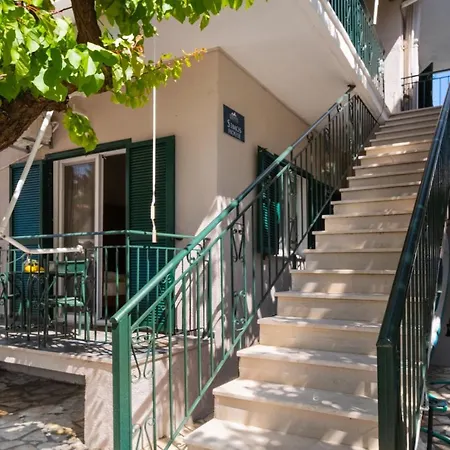 Apartament Club - 1 *